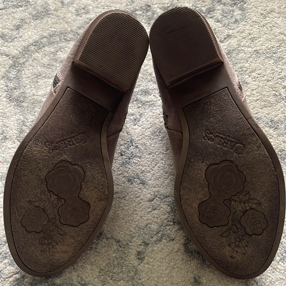 Woman’s Carlos Santana Booties - Picture 7 of 8